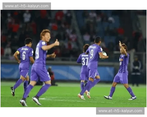 东京vs广岛三箭：一场关乎荣誉与梦想的绿茵史诗